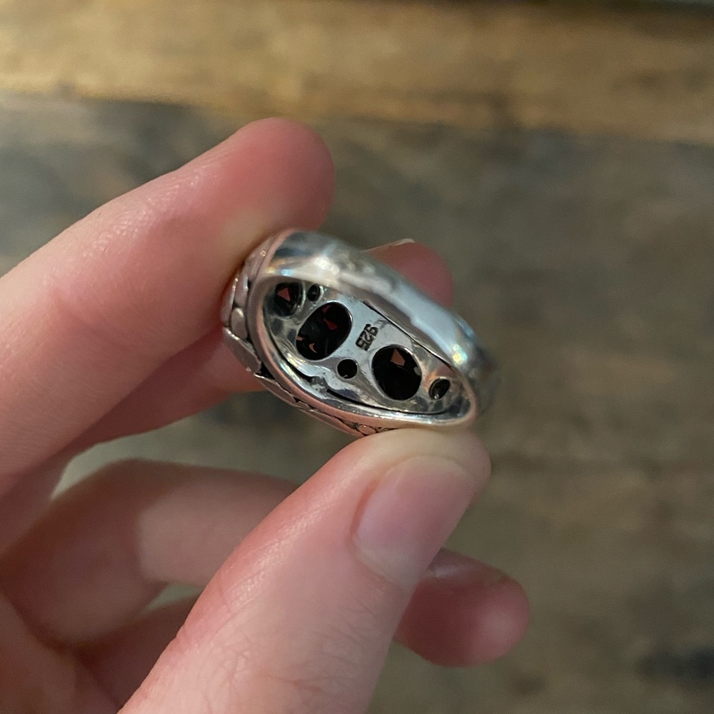 Sterling Silver Ring Size 7 - Picture 4 of 5